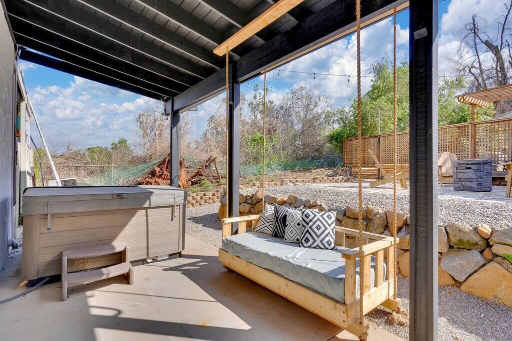 Photo of Patio Balcony in Lakeside
