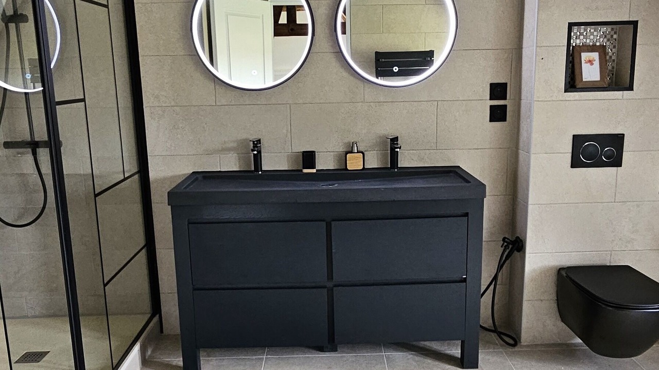 Photo of Bathroom in Saint-Remy-Blanzy