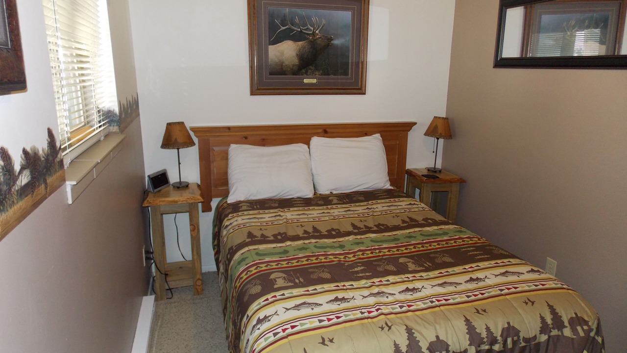Photo of Bedroom in West Yellowstone