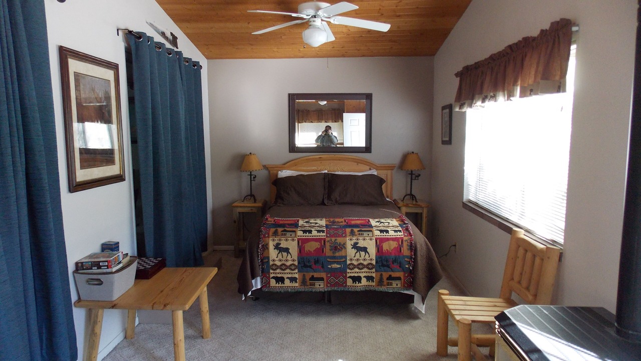 Photo of Bedroom in West Yellowstone