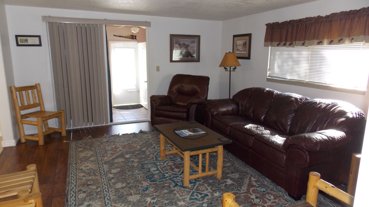 Photo of Livingroom in West Yellowstone