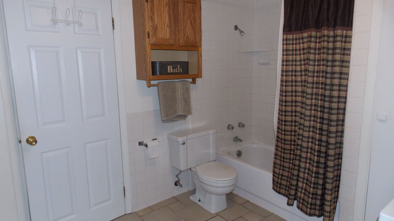 Photo of Bathroom in West Yellowstone