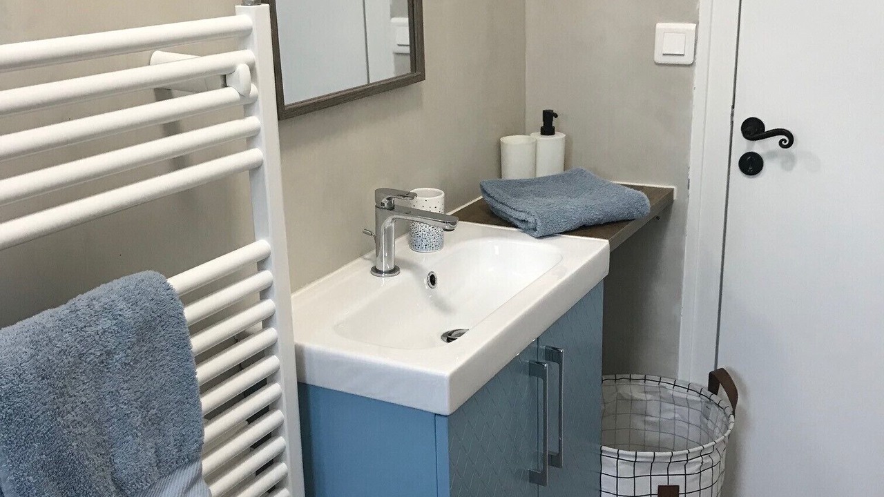 Photo of Bathroom in Locronan