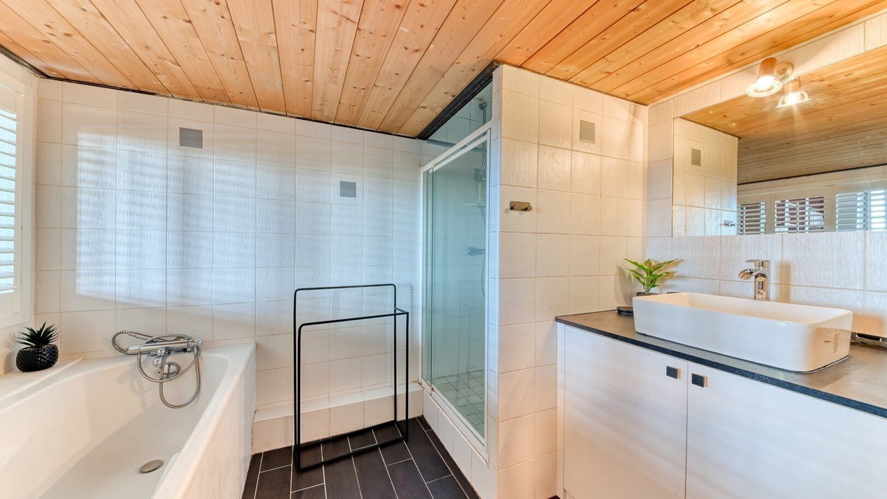 Photo of Bathroom in Griffon - Royale