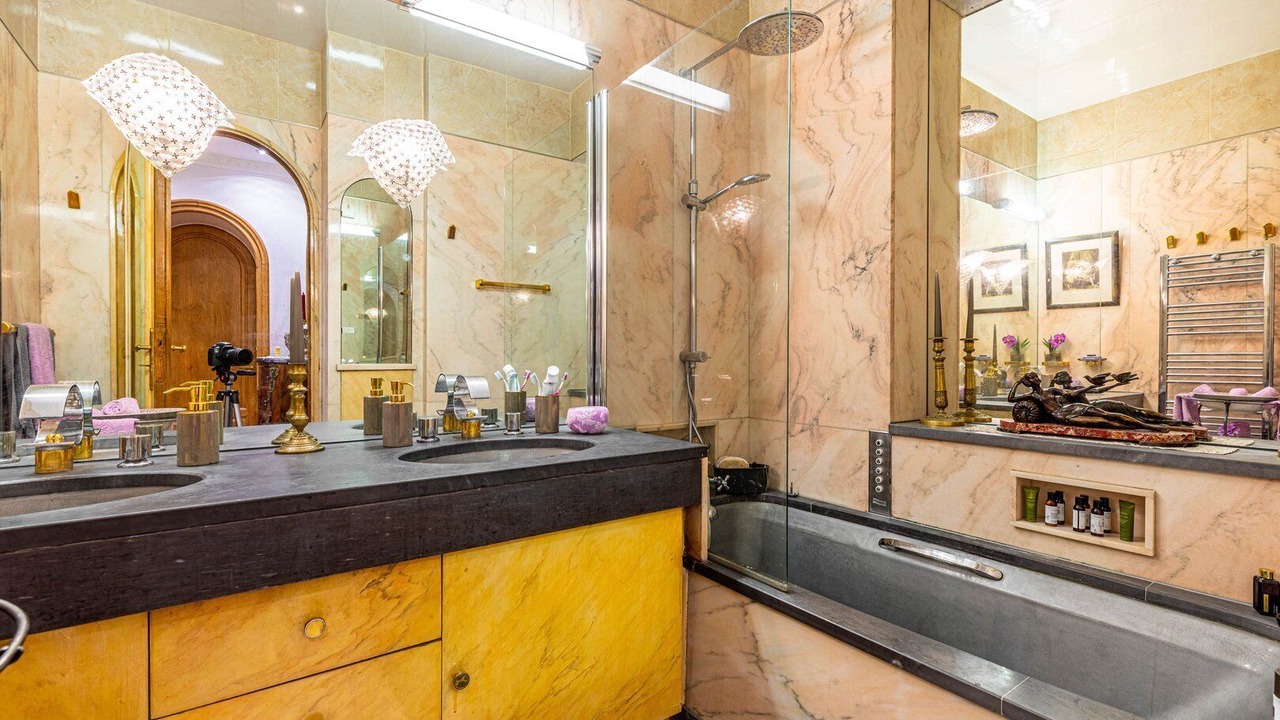 Photo of Bathroom in Porte-Dauphine