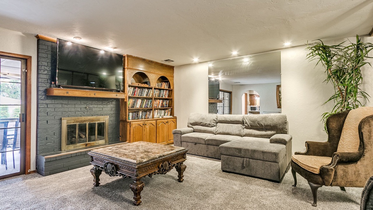 Photo of Livingroom in South Oklahoma City