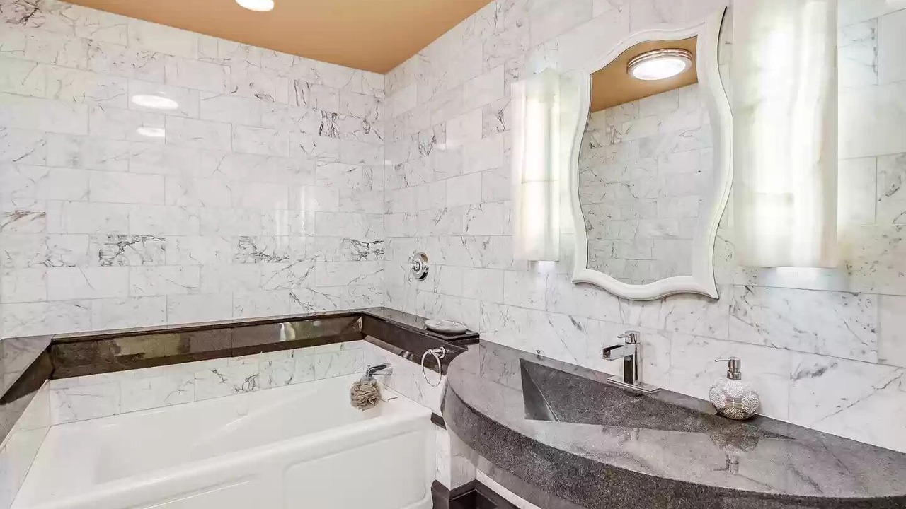 Photo of Bathroom in Blanco