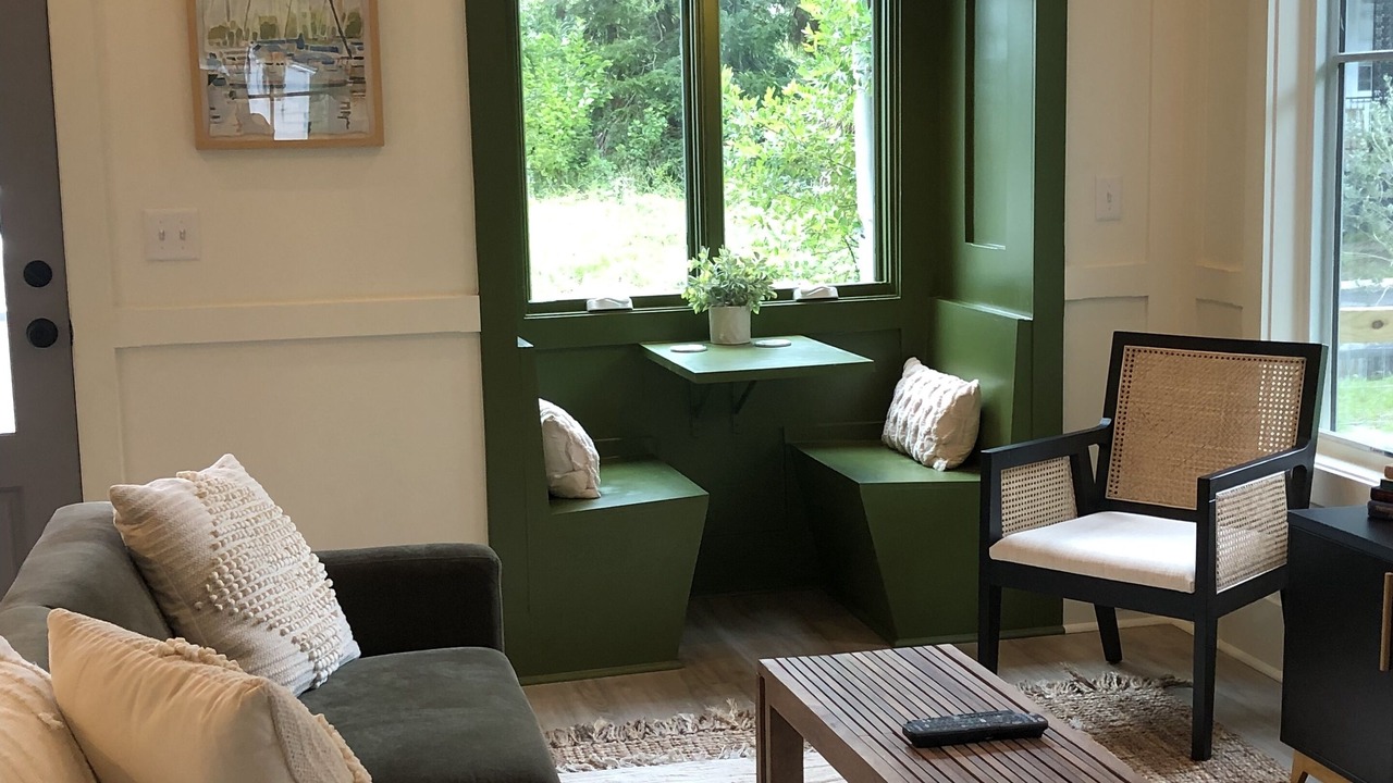 Photo of Livingroom in Northwest Quadrant