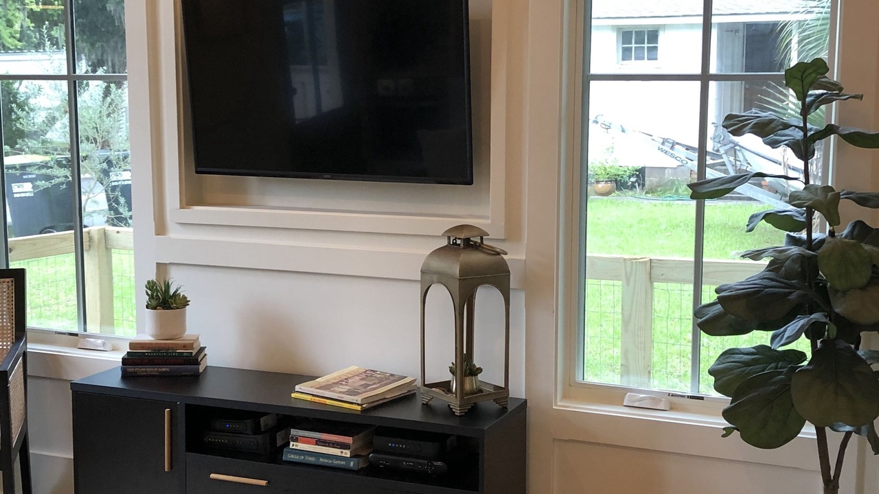 Photo of Livingroom in Northwest Quadrant