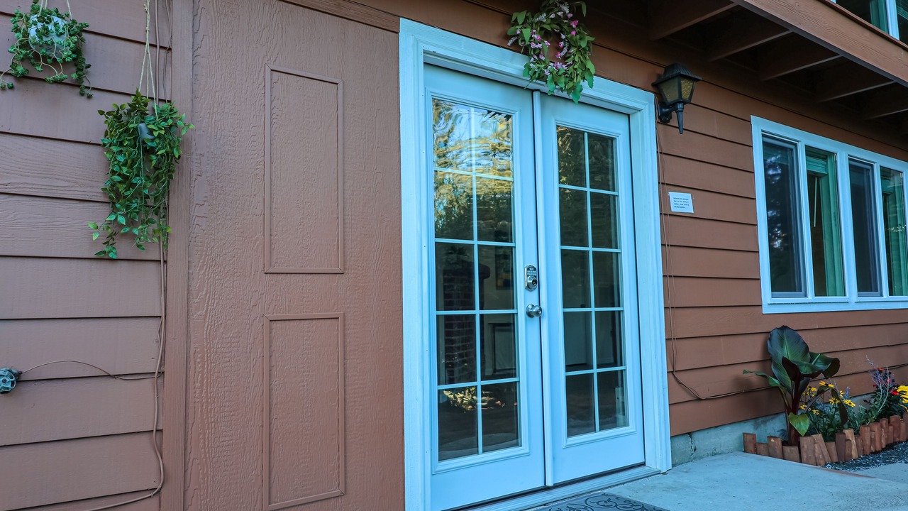 Photo of Others in East Lake Hills