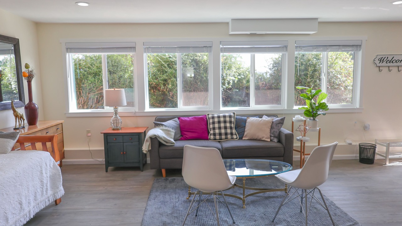 Photo of Livingroom in East Lake Hills