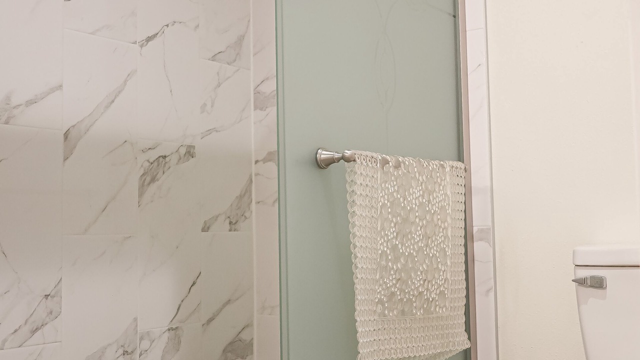 Photo of Bathroom in East Lake Hills