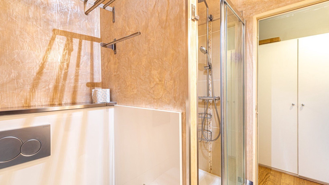 Photo of Bathroom in 13th Arrondissement