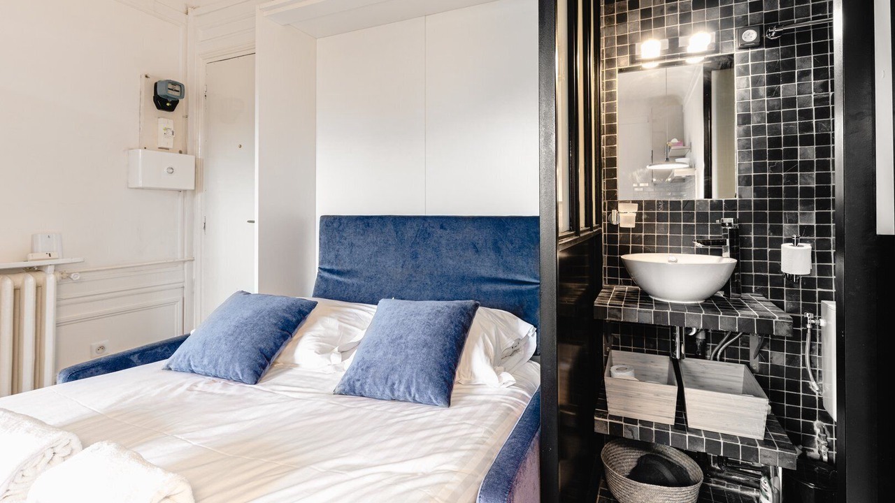Photo of Bedroom in Clignancourt