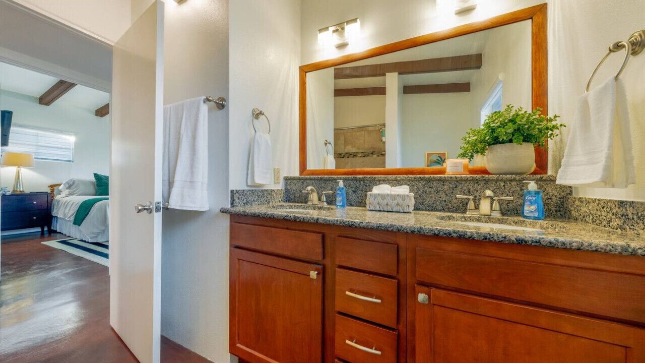Photo of Bathroom in Mitman