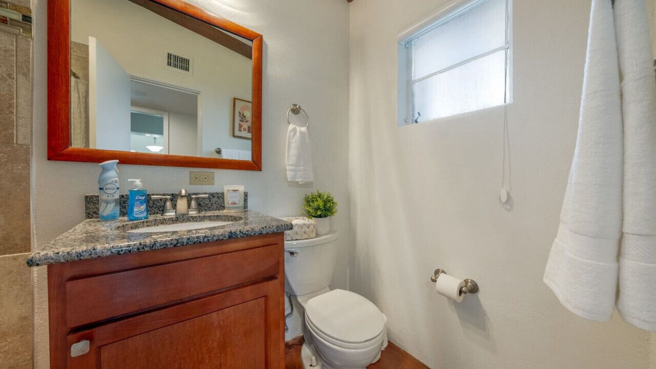 Photo of Bathroom in Mitman