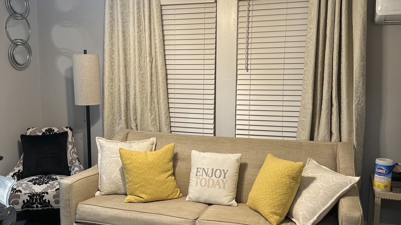 Photo of Livingroom in Tarrant