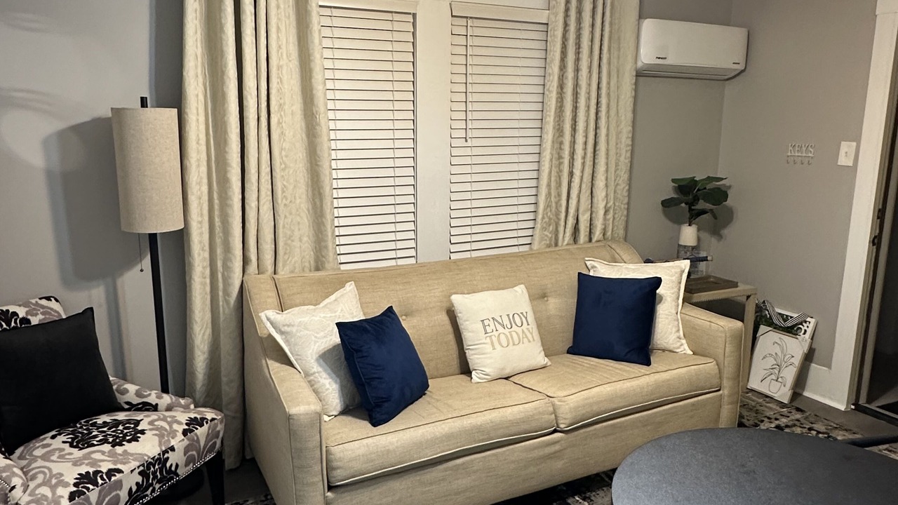 Photo of Livingroom in Tarrant
