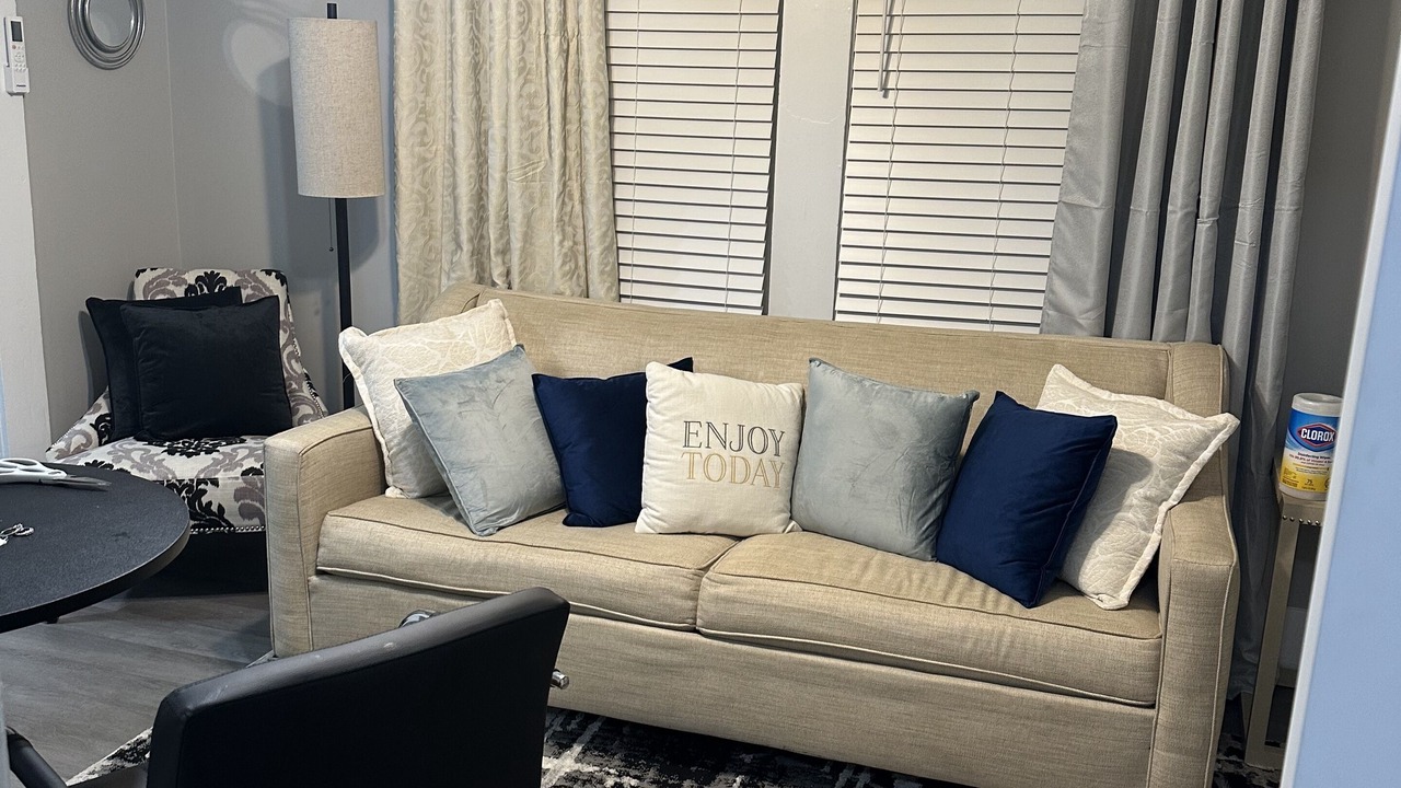 Photo of Livingroom in Tarrant