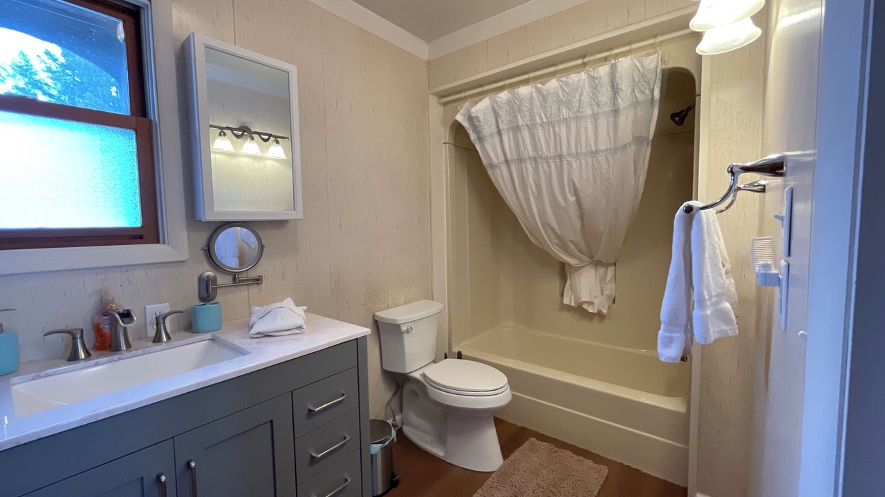 Photo of Bathroom in Cadillac