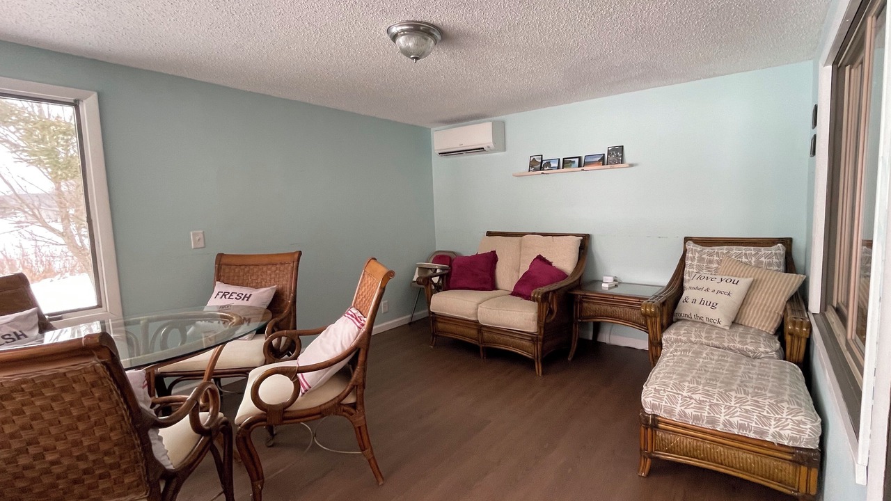Photo of Livingroom in Cadillac