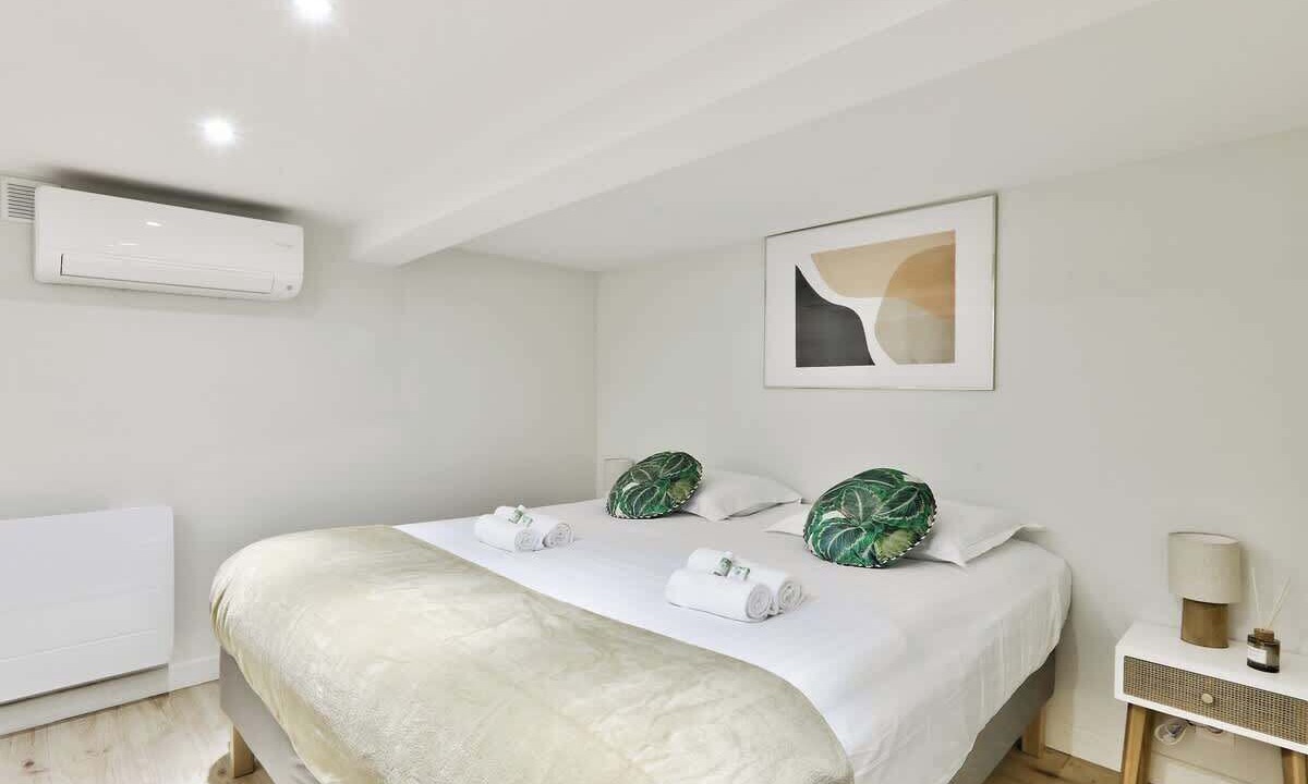 Photo of Bedroom in Grenelle