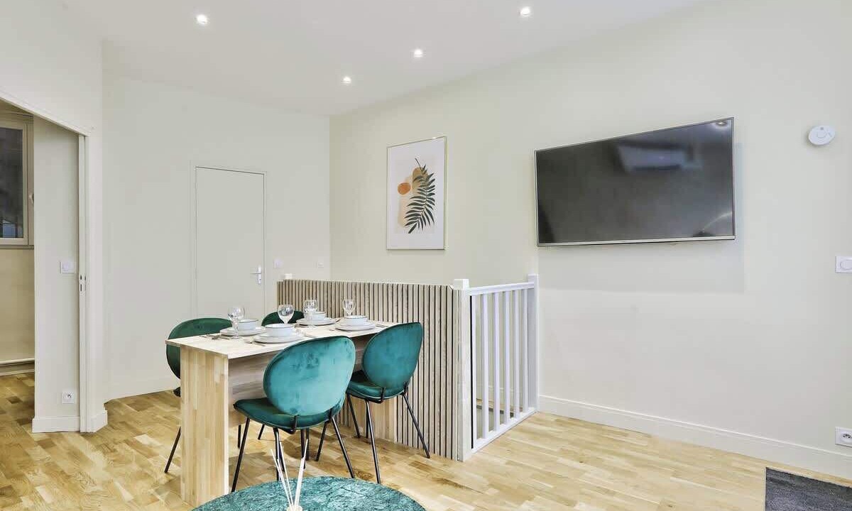 Photo of Others in Grenelle