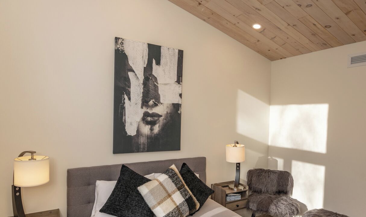 Photo of Bedroom in Baie-St-Paul