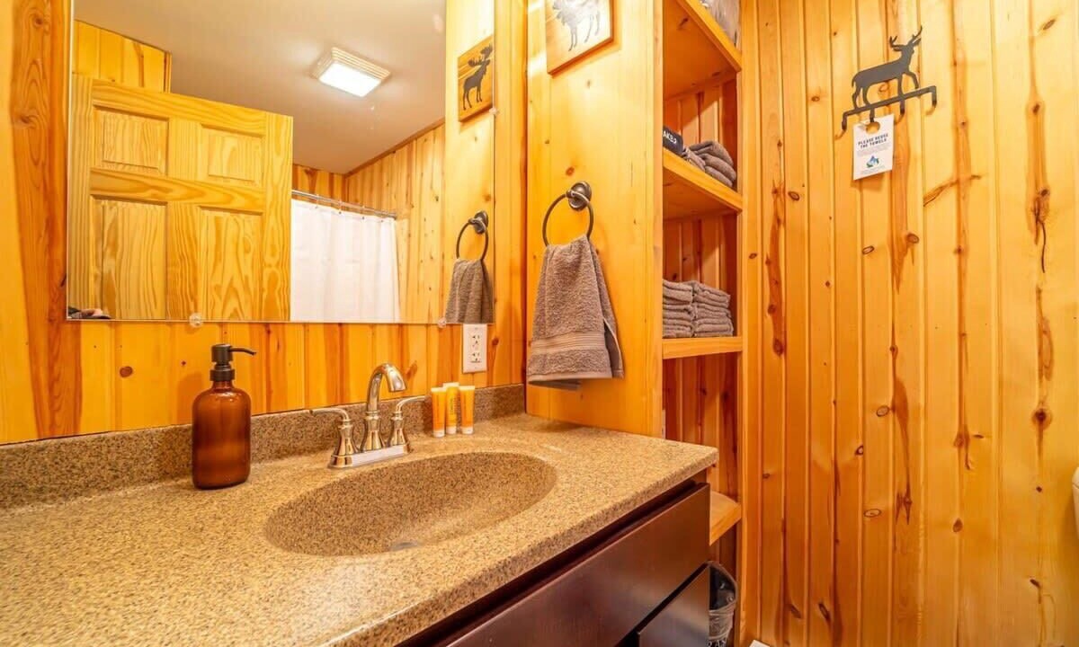 Photo of Bathroom in Mayfield