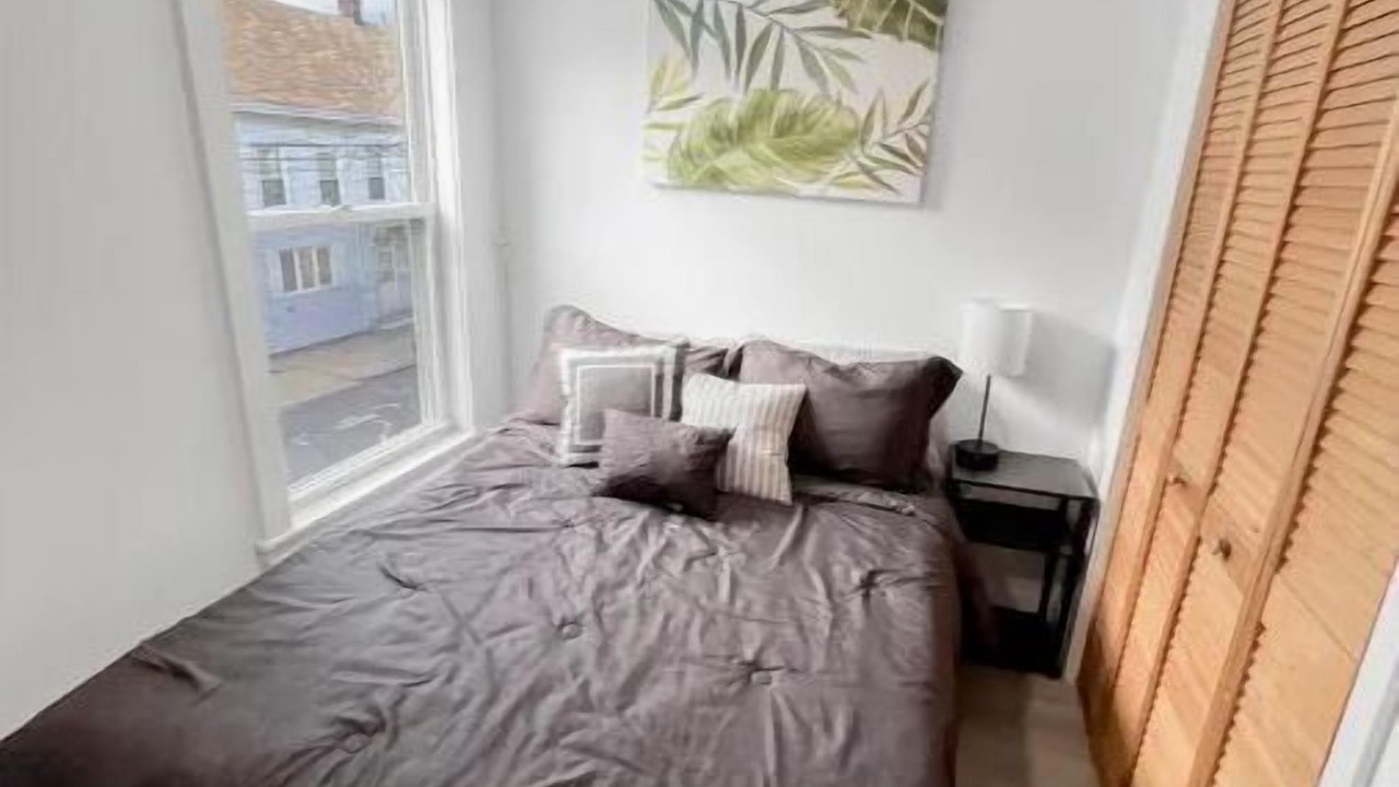Photo of Bedroom in Jeffries Point