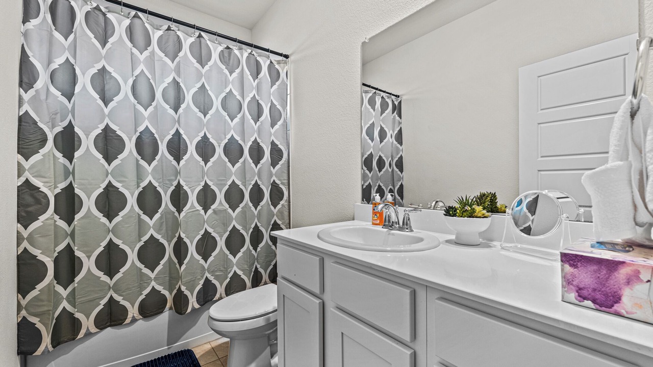 Photo of Bathroom in Lincoln Park