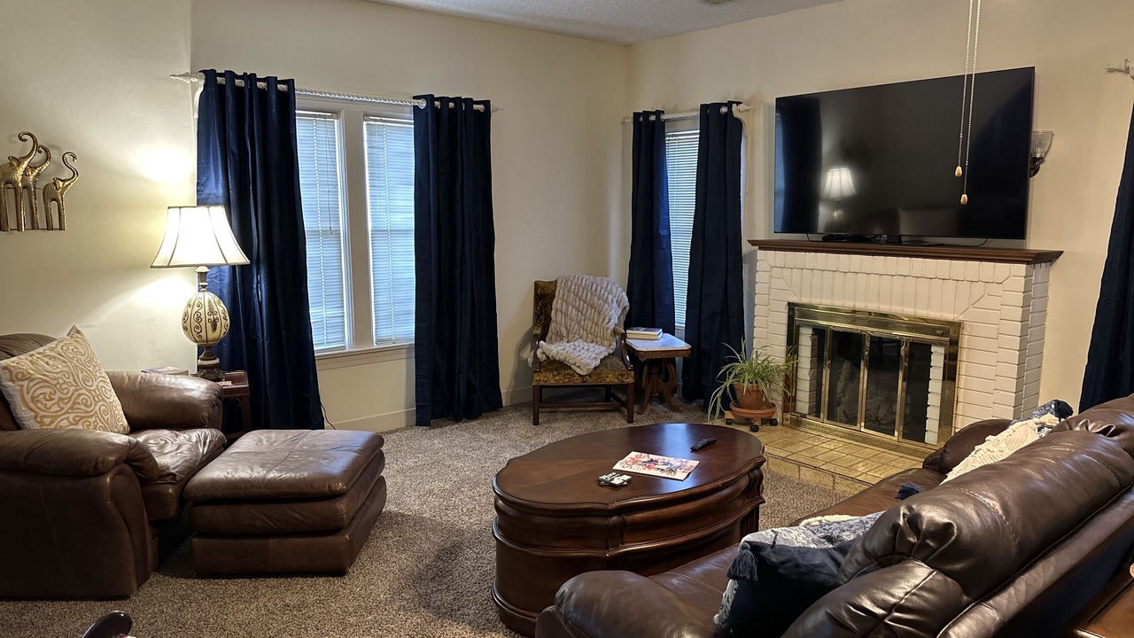 Photo of Livingroom in Sayles Blvd. Area