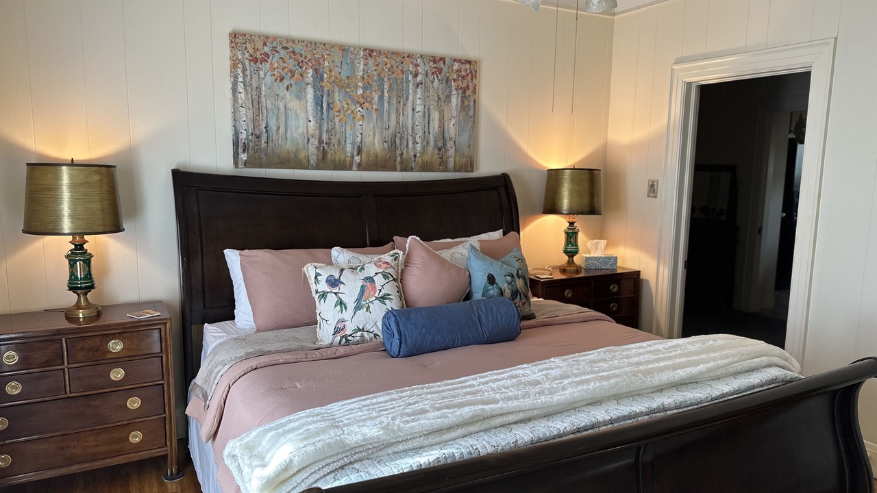 Photo of Bedroom in Sayles Blvd. Area