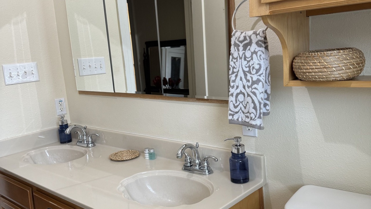 Photo of Bathroom in Sayles Blvd. Area