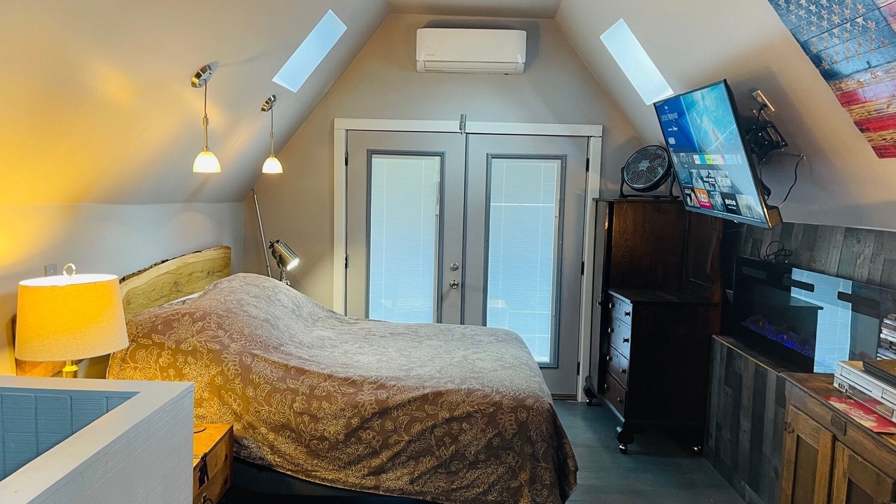Photo of Bedroom in Camp Swift