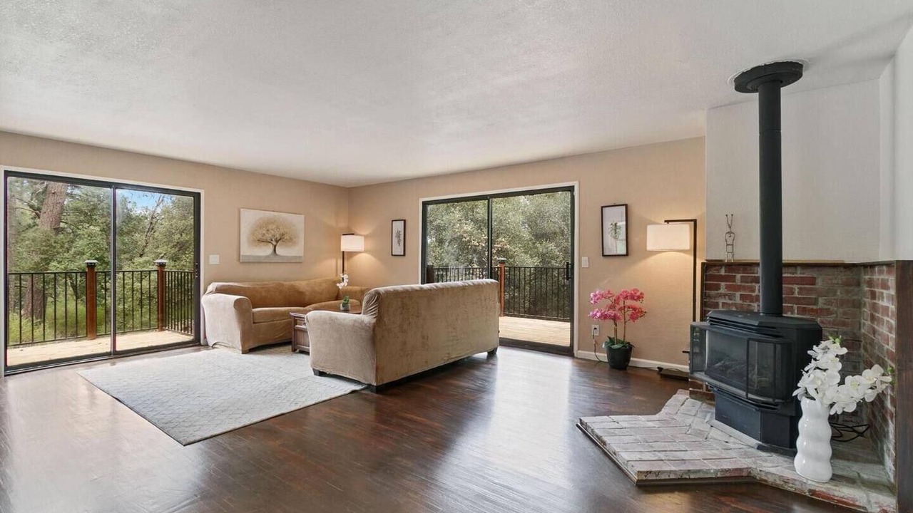 Photo of Livingroom in Auburn