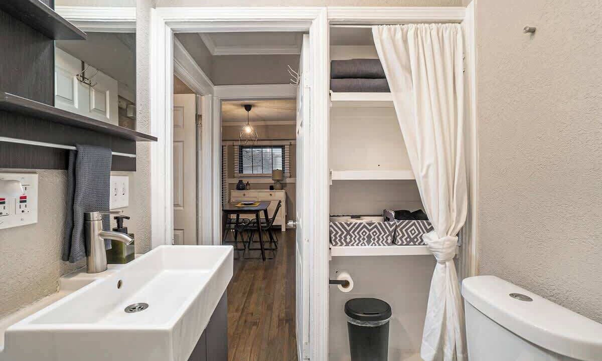 Photo of Bathroom in Tower Homes