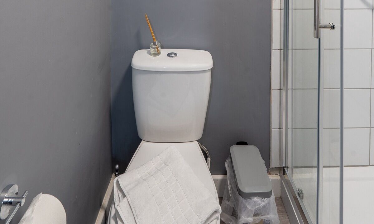 Photo of Bathroom in Tokyngton