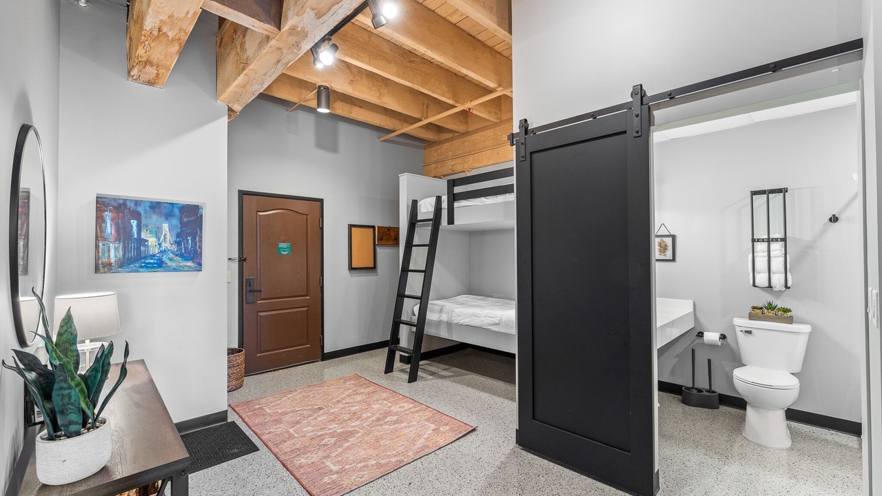 Photo of Bedroom in Canal Park