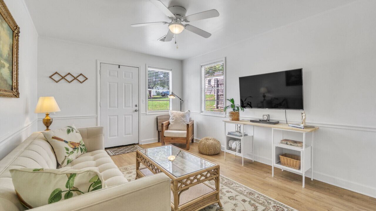 Photo of Livingroom in Travelers Rest