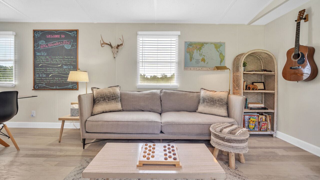 Photo of Livingroom in Travelers Rest