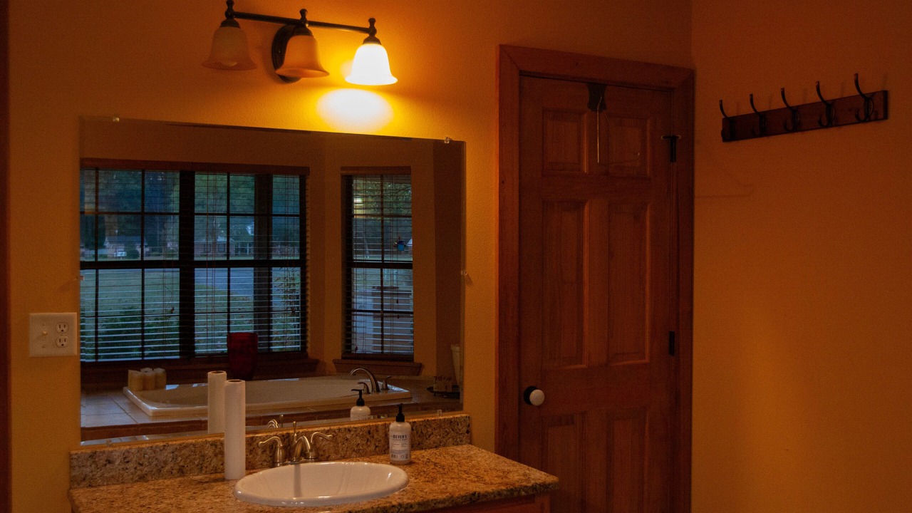 Photo of Bathroom in Pangburn