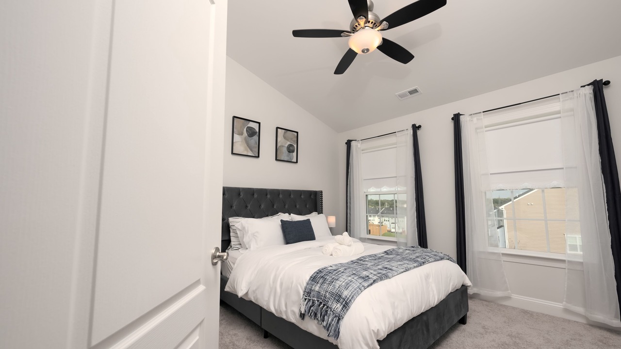 Photo of Bedroom in Neabsco