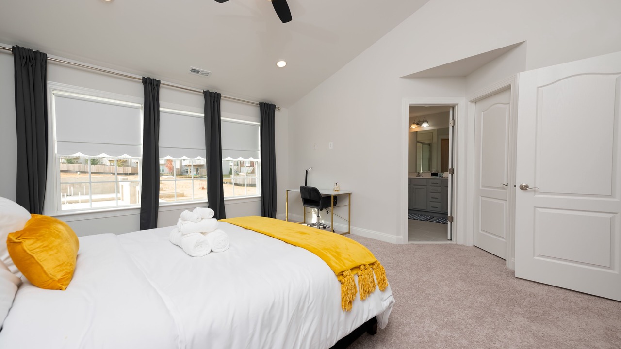 Photo of Bedroom in Neabsco