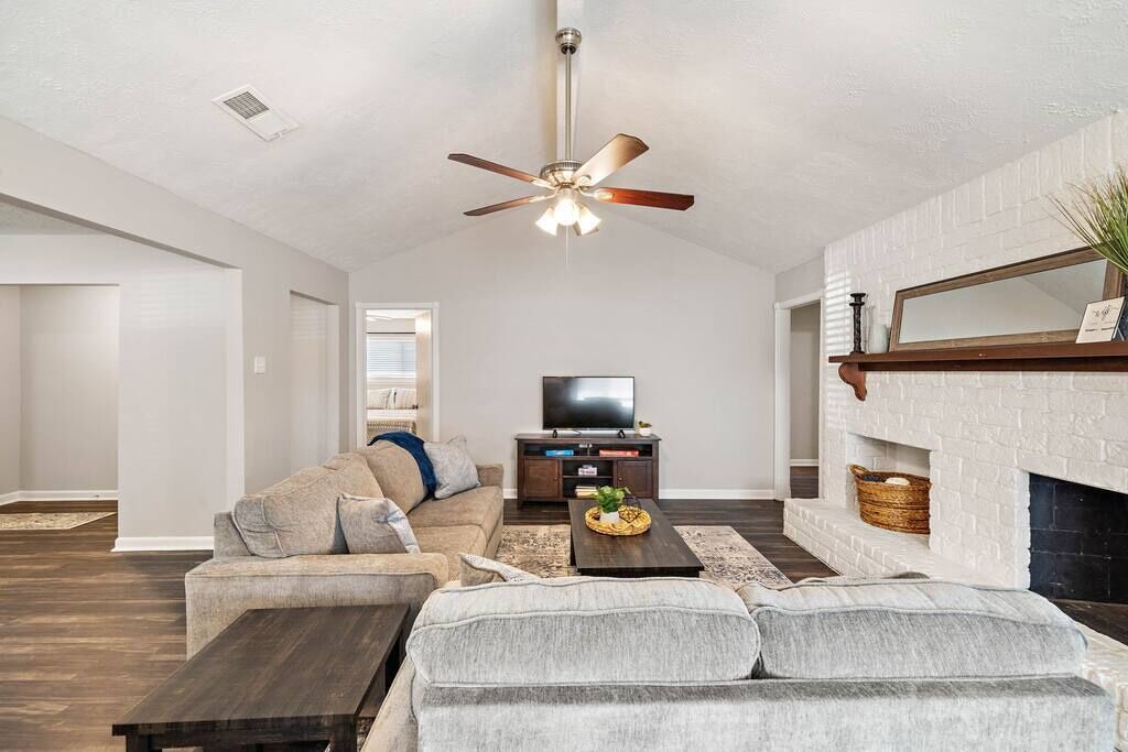 Photo of Livingroom in Southbelt/Ellington