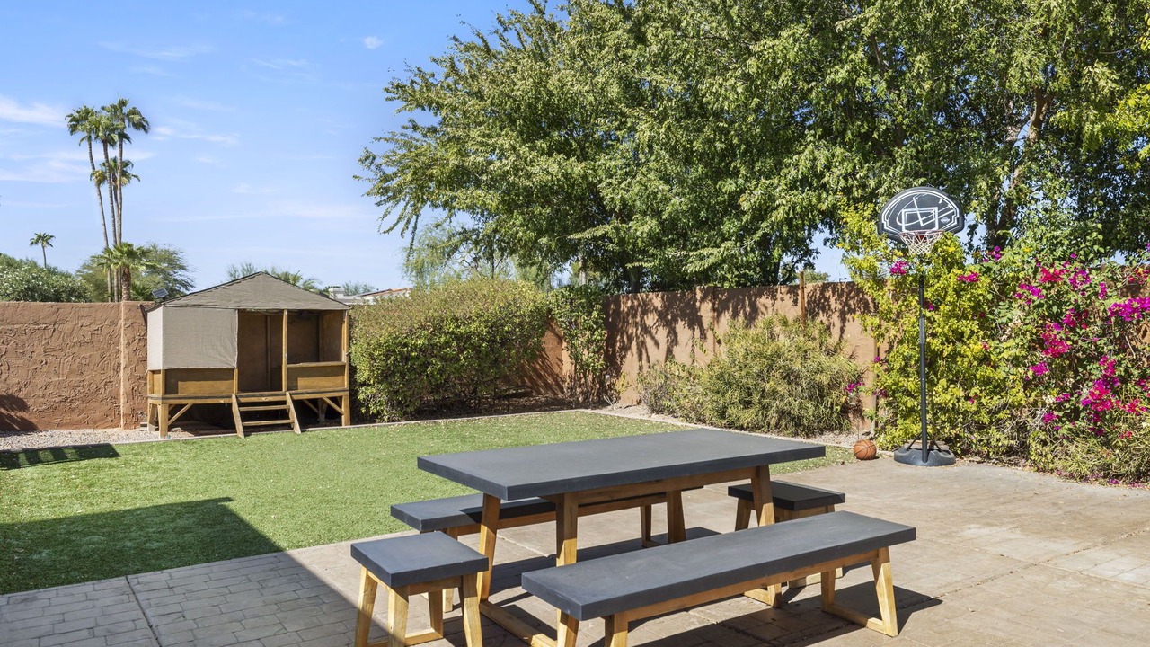 Photo of Outdoor in Raskin Estates