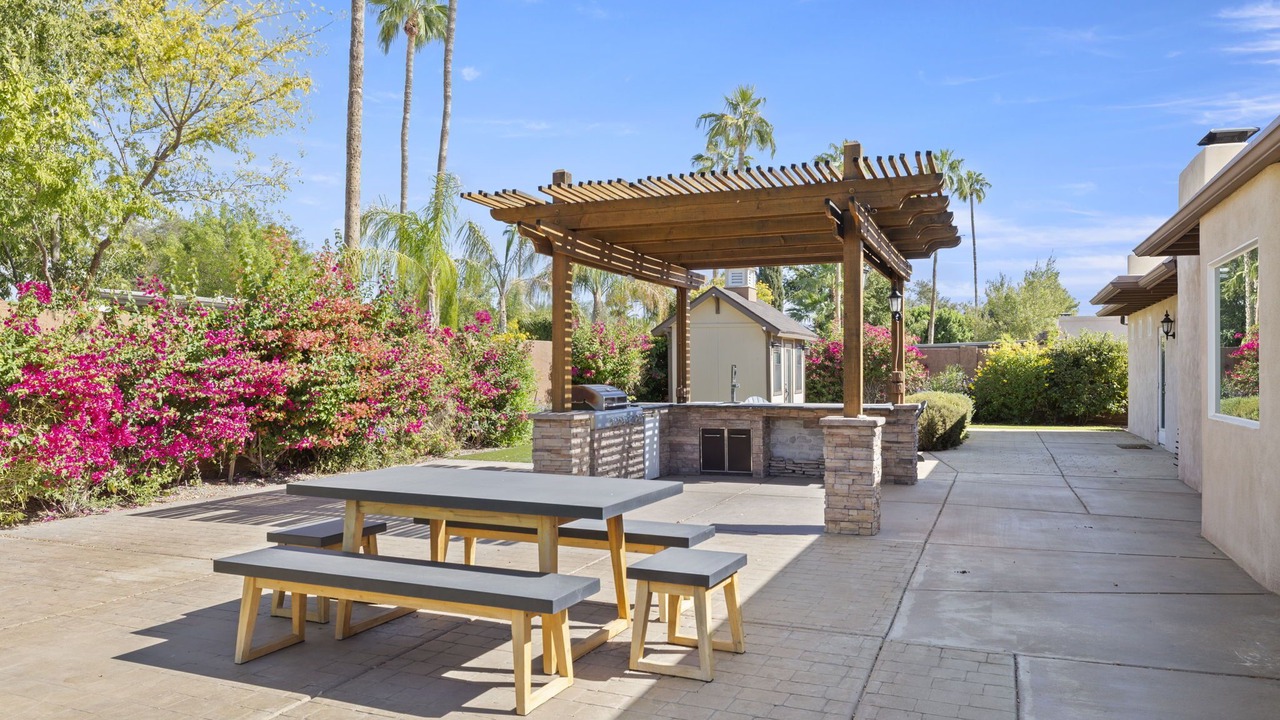 Photo of Outdoor in Raskin Estates