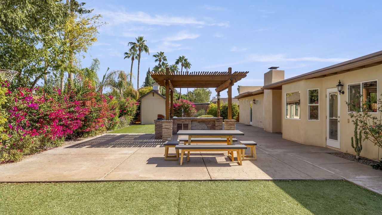 Photo of Outdoor in Raskin Estates