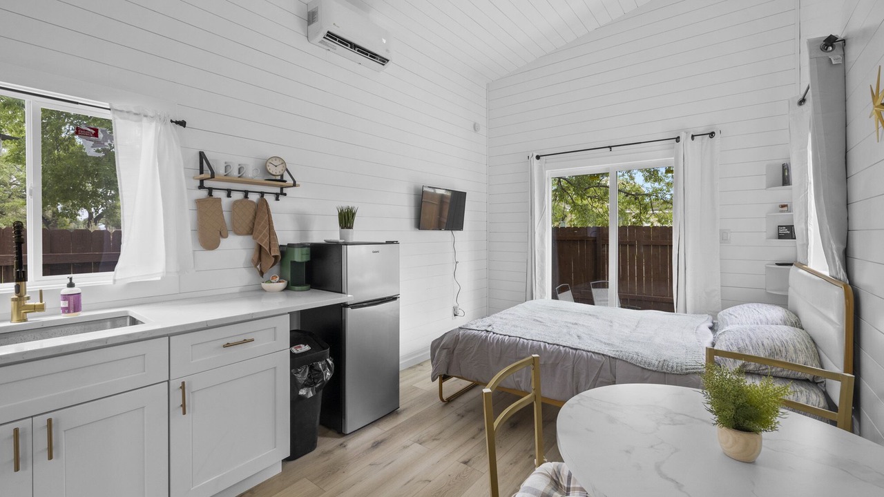 Photo of Bedroom in Apache Shores