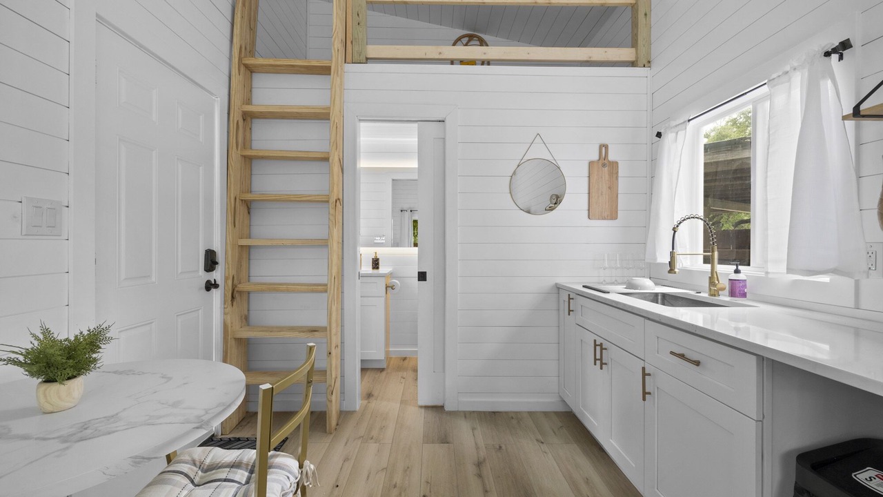 Photo of Kitchen in Apache Shores